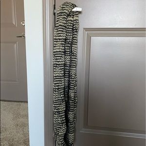 Black and cream knitted infinity scarf